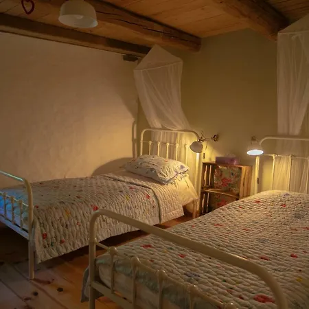 La Petite Maison Hébergement de vacances Laval-sur-Doulon